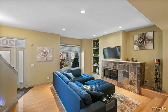 $359,999 | 4208 Olive Street, Unit 4208, St. Louis, MO 63108