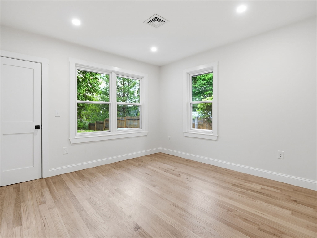 23 Murray Hill Road Medford, MA 02155 - Photo 14 of 22