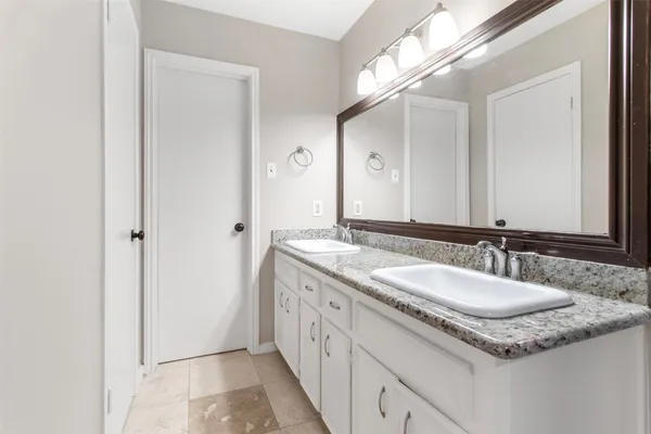 $359,900 | 102 Summer Crest Circle, The Woodlands, TX 77381