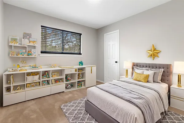 $349,900 | 102 Summer Crest Circle, The Woodlands, TX 77381