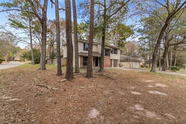 $359,900 | 102 Summer Crest Circle, The Woodlands, TX 77381