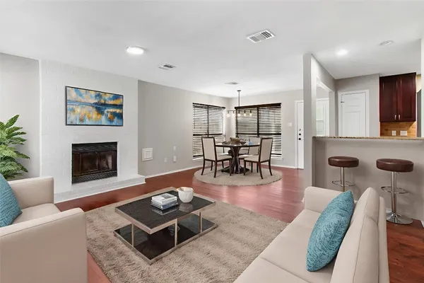 $359,900 | 102 Summer Crest Circle, The Woodlands, TX 77381
