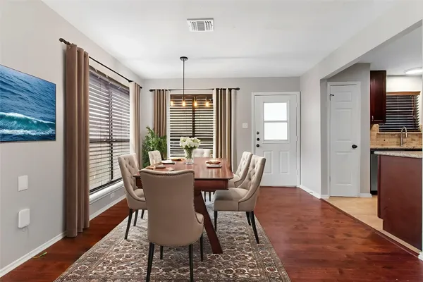 $359,900 | 102 Summer Crest Circle, The Woodlands, TX 77381