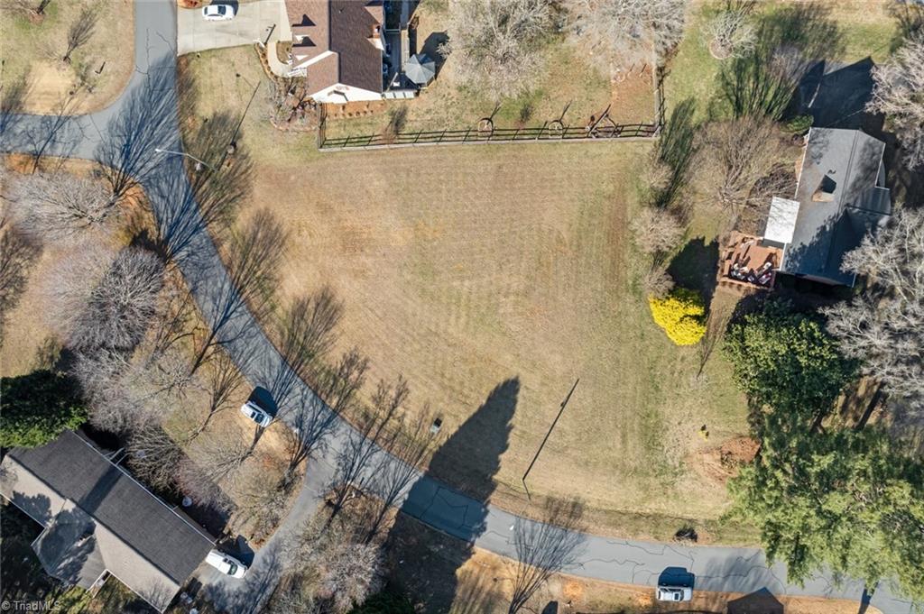 5572 Folkstone Road Pfafftown, NC 27040 - Photo 10 of 18 Gallery Image 10