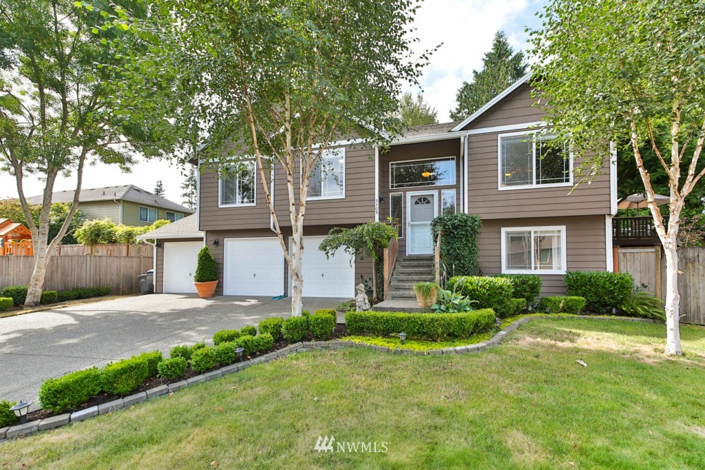 5308 Picnic Point Road Edmonds, WA 98026 - Photo 1 of 25 Gallery Image 1