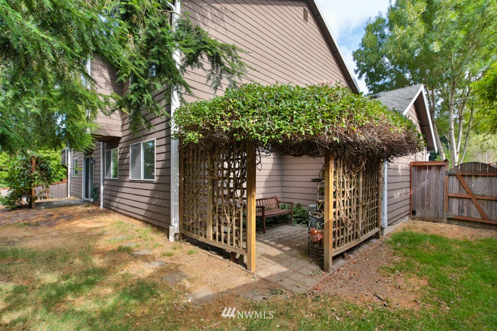 5308 Picnic Point Road Edmonds, WA 98026 - Photo 12 of 25 Gallery Image 12