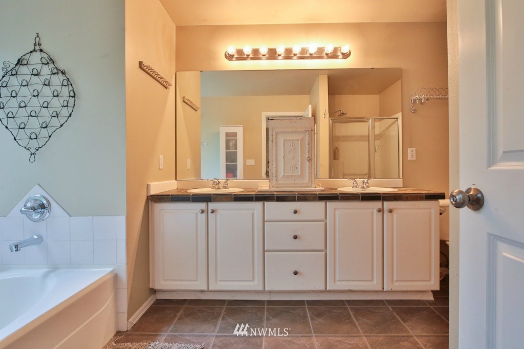 5308 Picnic Point Road Edmonds, WA 98026 - Photo 16 of 25 Gallery Image 16
