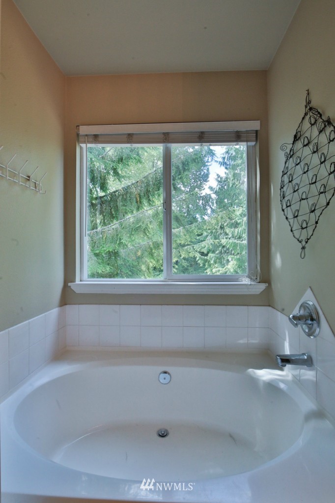 5308 Picnic Point Road Edmonds, WA 98026 - Photo 17 of 25 Gallery Image 17
