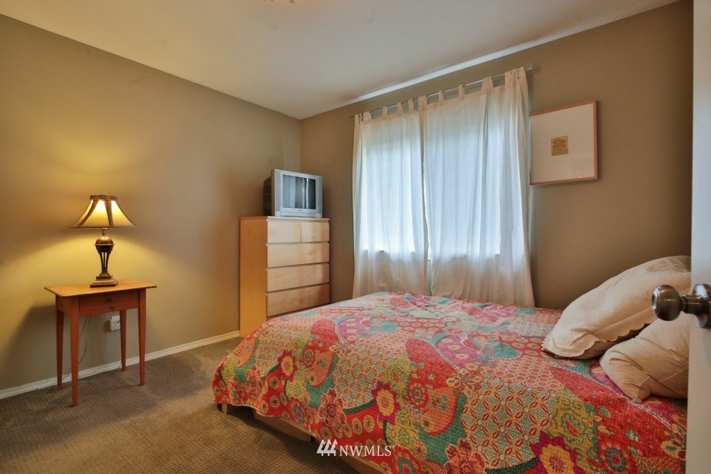 5308 Picnic Point Road Edmonds, WA 98026 - Photo 21 of 25 Gallery Image 21