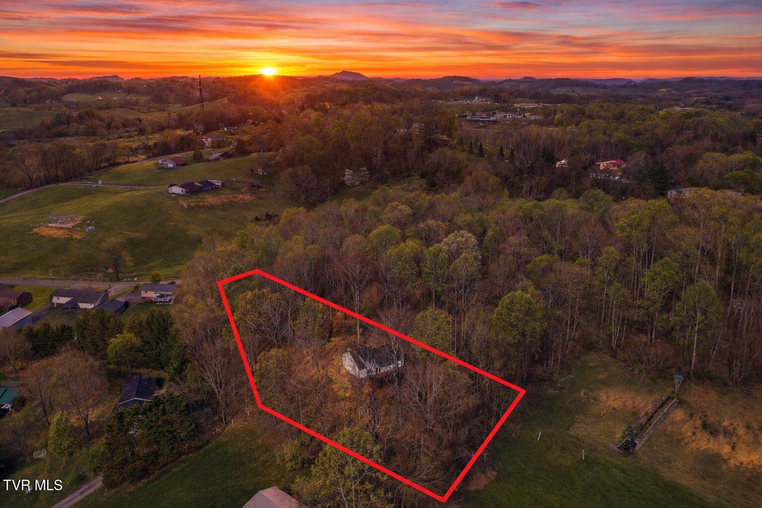 124 Hidden Valley Road Kingsport, TN 37663 - Photo 2 of 39 124 Hidden Valley Road