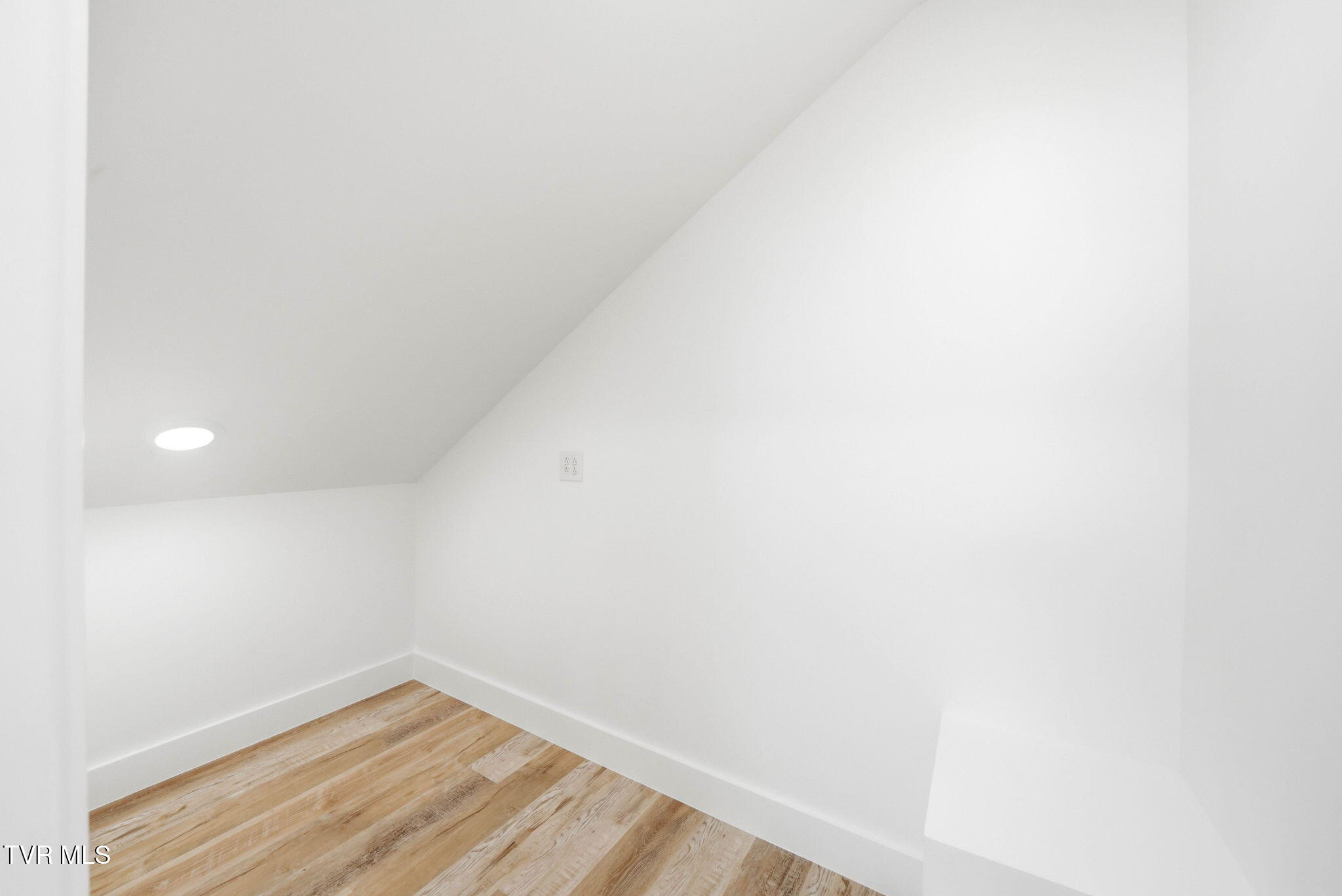 124 Hidden Valley Road Kingsport, TN 37663 - Photo 25 of 39 124 Hidden Valley Road