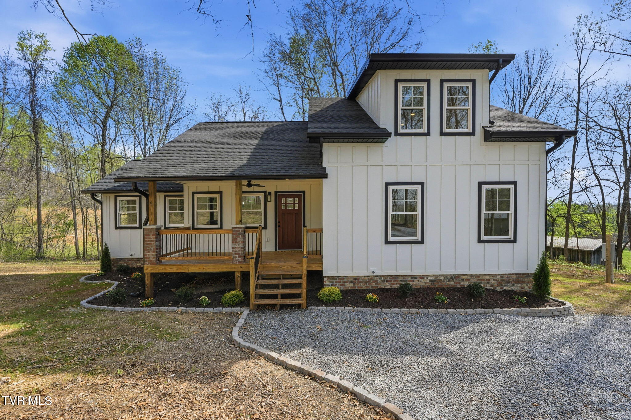 124 Hidden Valley Road Kingsport, TN 37663 - Photo 3 of 39 124 Hidden Valley Road