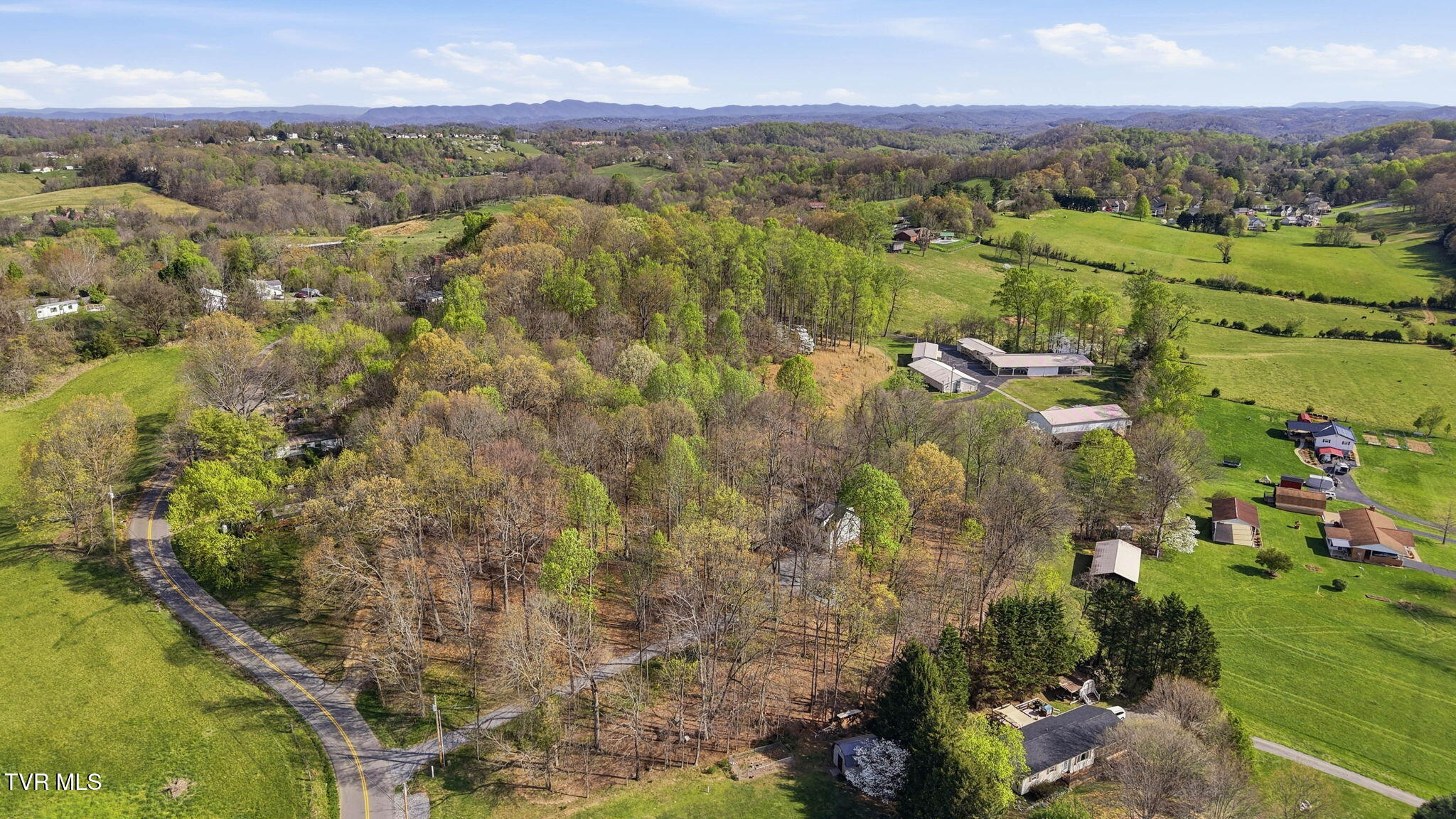 124 Hidden Valley Road Kingsport, TN 37663 - Photo 38 of 39 124 Hidden Valley Road