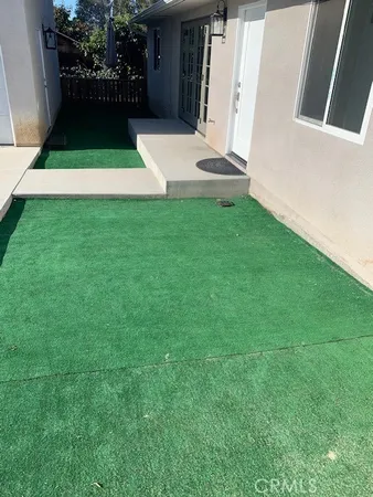 a view of yard with small space
