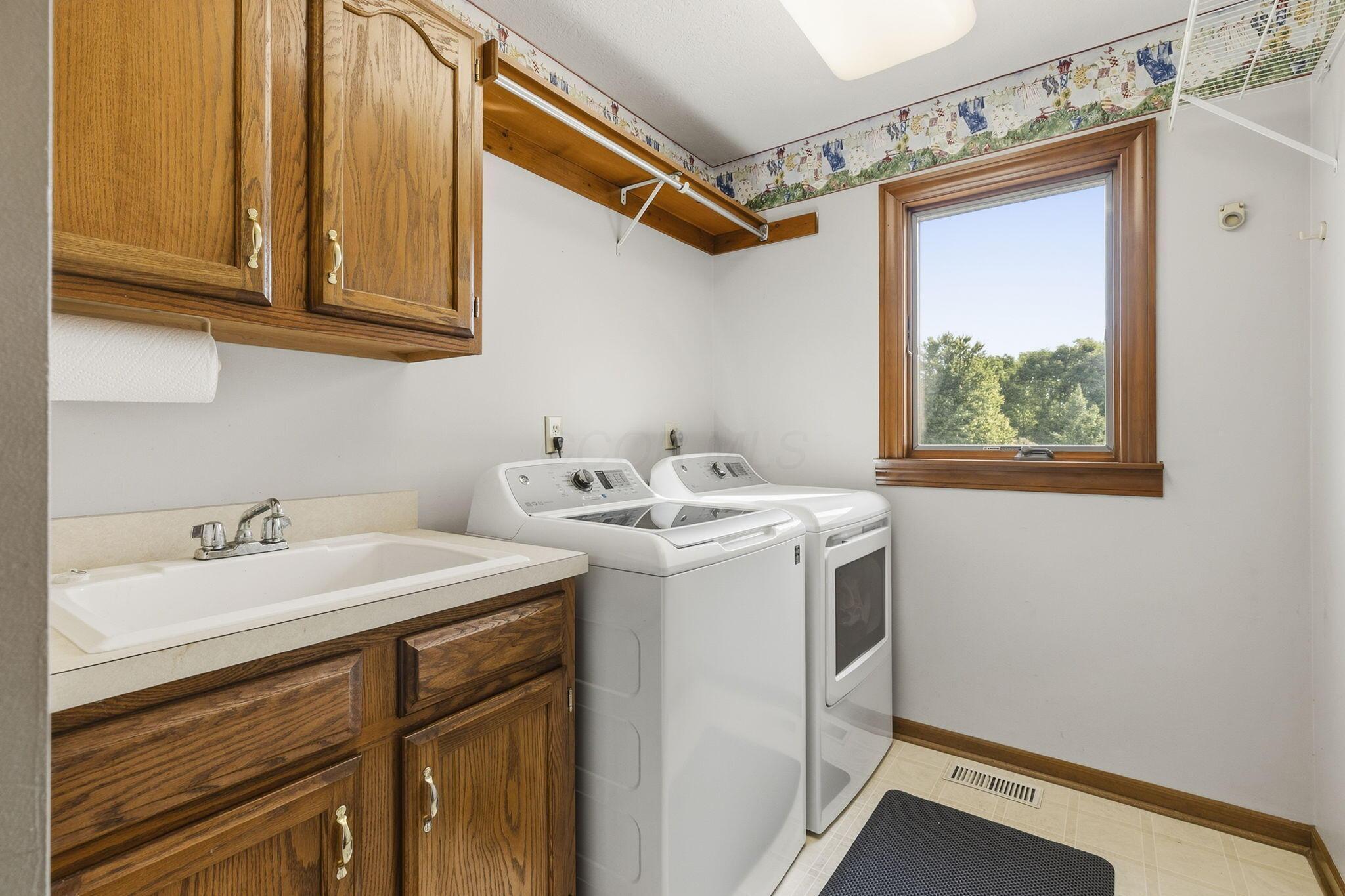 7812 Stemen Road Pickerington, OH 43147 - Photo 16 of 49 1st Floor Laundry