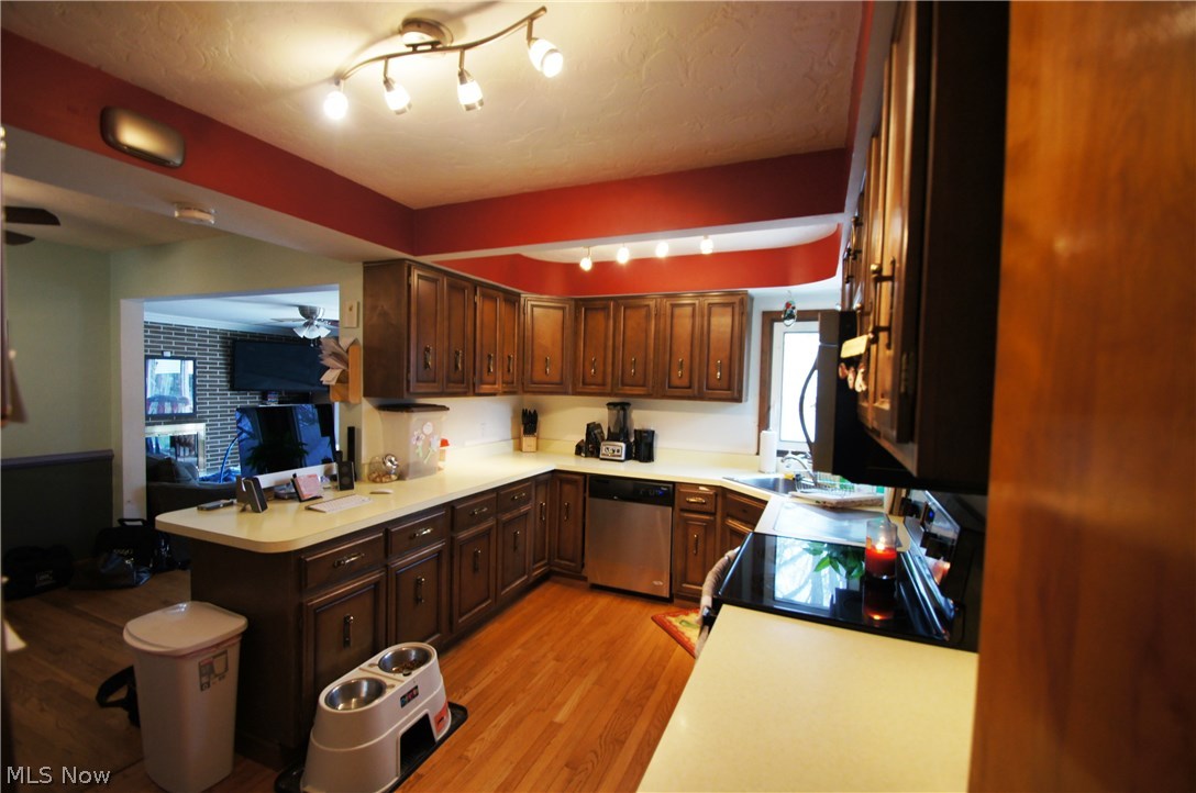 1814 Lorimer Road Cleveland, OH 44134 - Photo 3 of 24