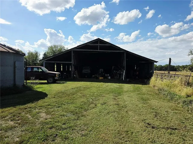 $215,000 | 14750 Polly Road, Pleasanton, KS 66075