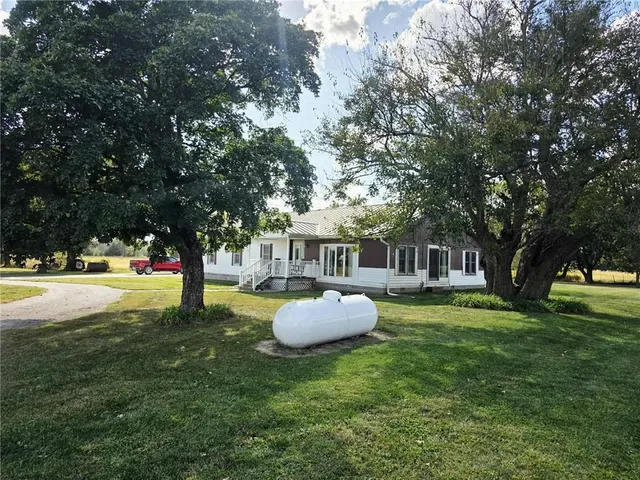 $215,000 | 14750 Polly Road, Pleasanton, KS 66075