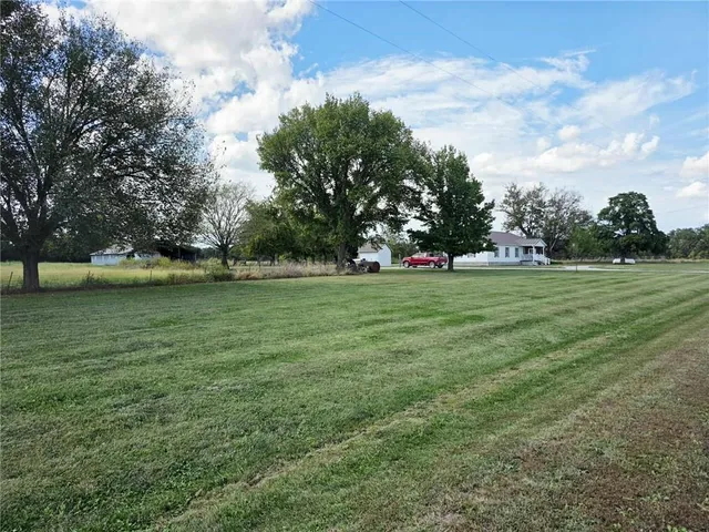 $215,000 | 14750 Polly Road, Pleasanton, KS 66075
