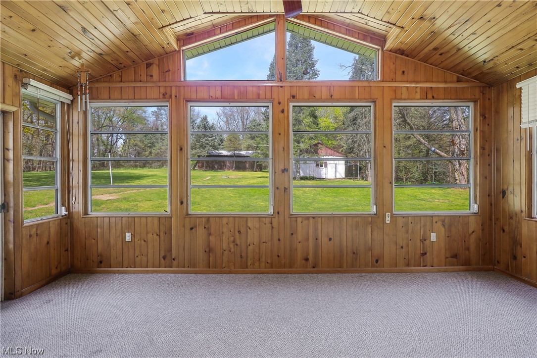 2615 West Comet Road Clinton, OH 44216 - Photo 8 of 29 Sun room attached to e sliding door from the family room