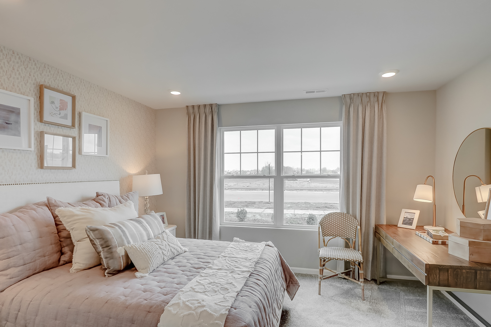 546 Comstock Road South Elgin, IL 60177 - Photo 20 of 31 a bedroom with a large bed and a window
