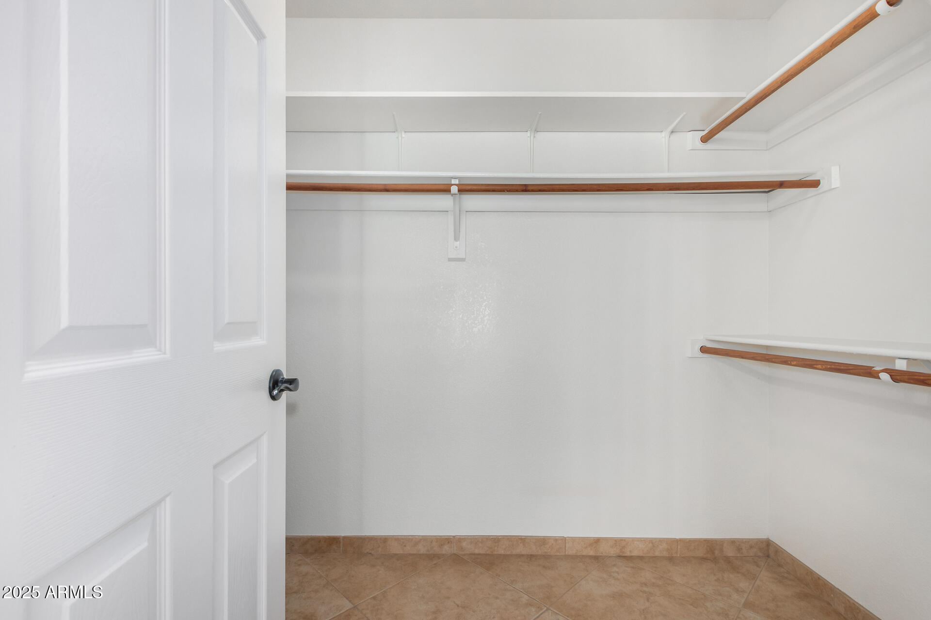 4226 East Rockledge Road Phoenix, AZ 85044 - Photo 20 of 36 a view of small space