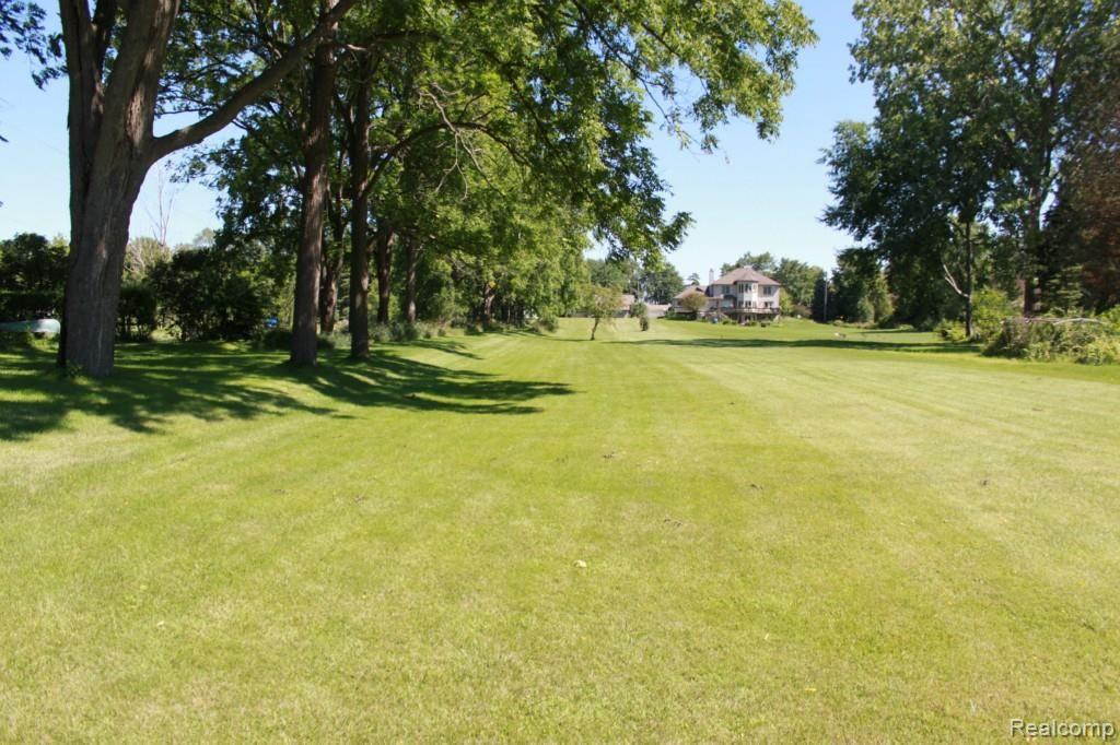 3173 North Custer Road Monroe, MI 48162 - Photo 30 of 33 IMG_9010.jpg