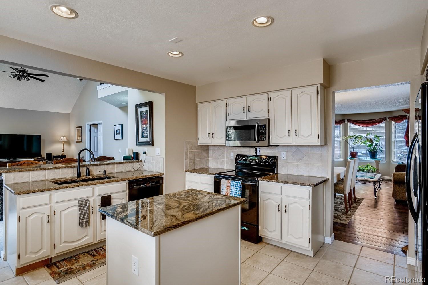 9638 Pinebrook Street Highlands Ranch, CO 80130 - Photo 5 of 35 Gallery Image 5