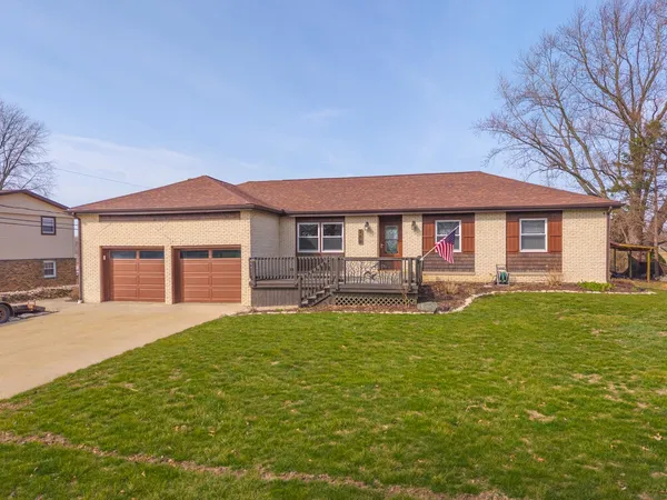 $262,900 | 205 Crestview Drive, Pontiac, IL 61764