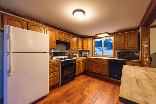 $290,000 | 529 Highway 25, Warren, NH 03279