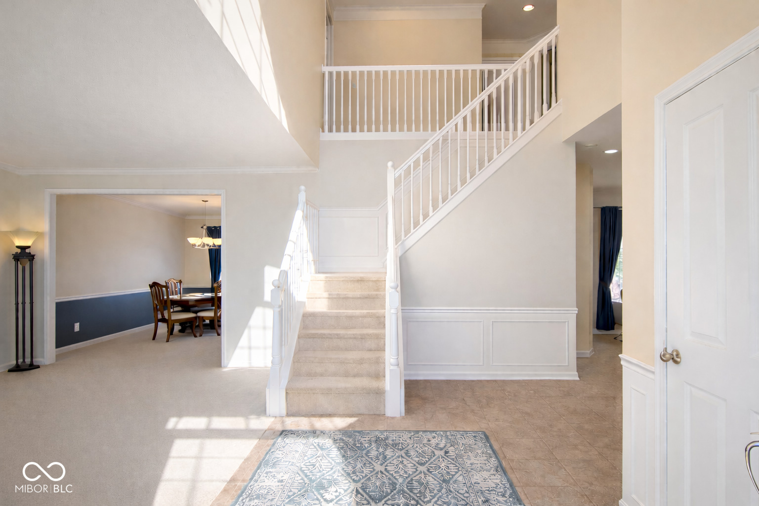 3938 Dolan Way Carmel, IN 46074 - Photo 3 of 39