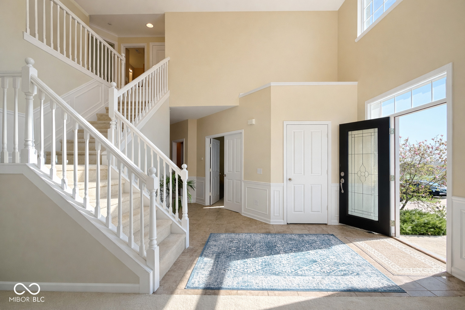 3938 Dolan Way Carmel, IN 46074 - Photo 4 of 39