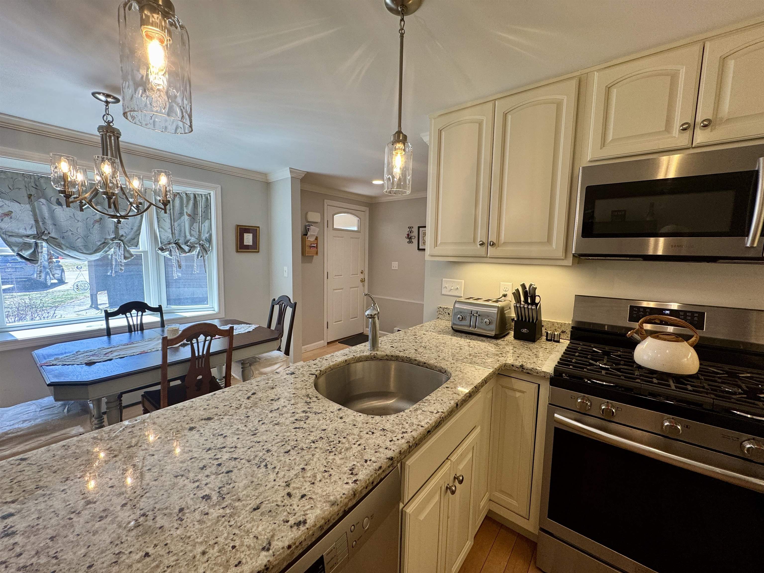 2 Bass Street, Unit H Newmarket, NH 03857 - Photo 4 of 37