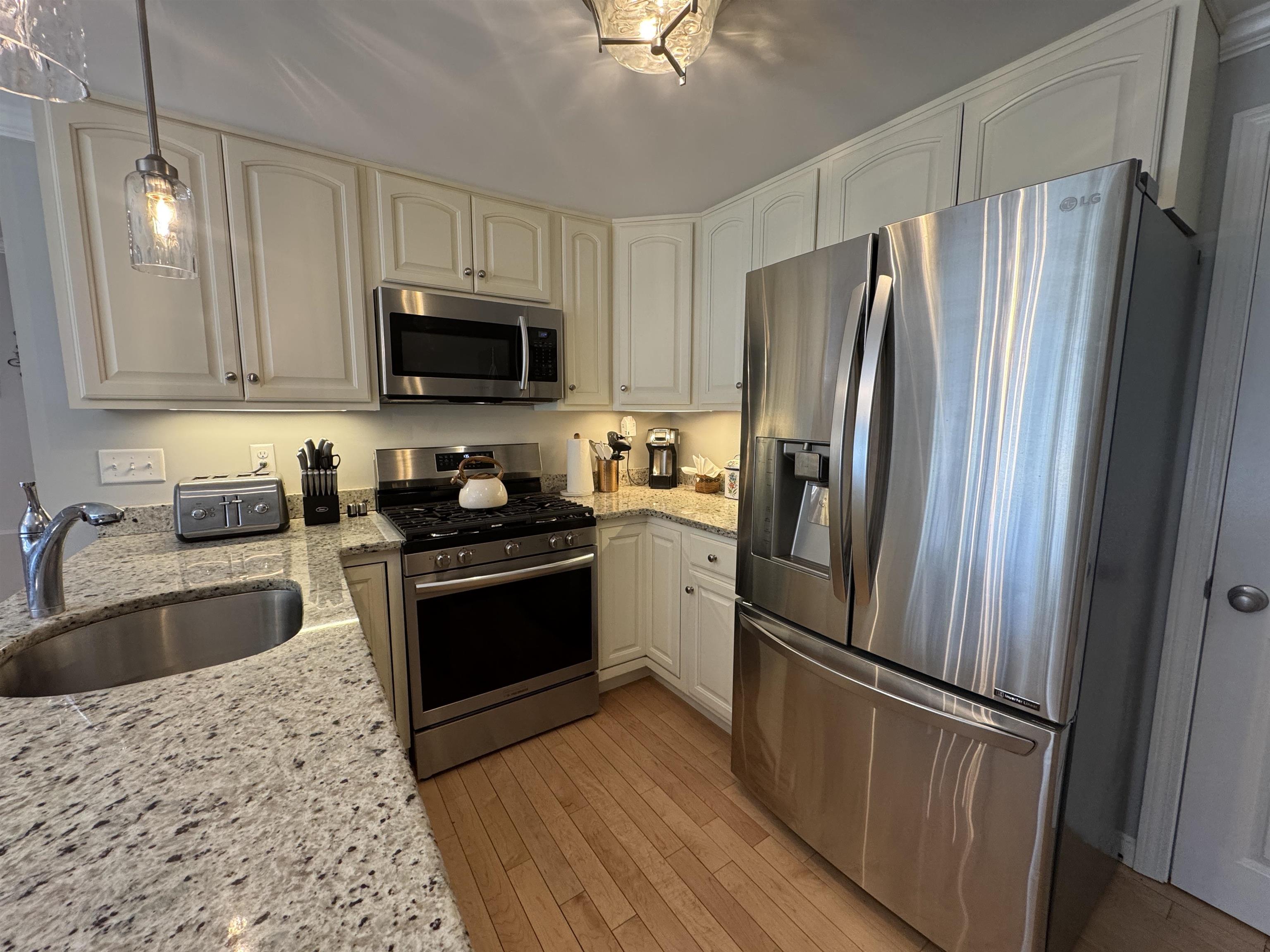 2 Bass Street, Unit H Newmarket, NH 03857 - Photo 6 of 37