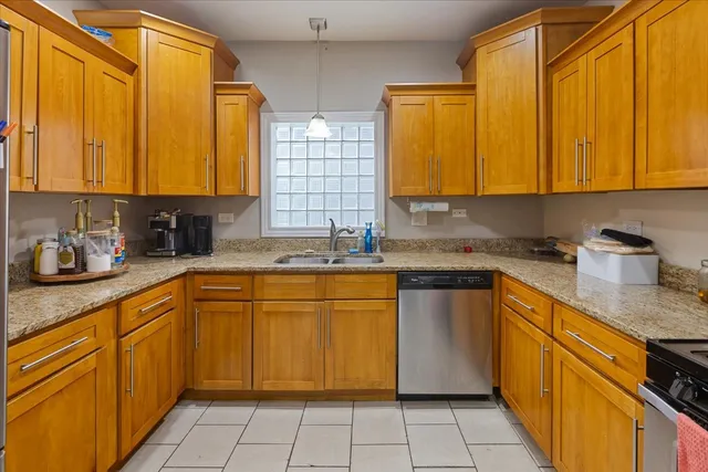 $249,900 | 8225 South Manistee Avenue, Chicago, IL 60617