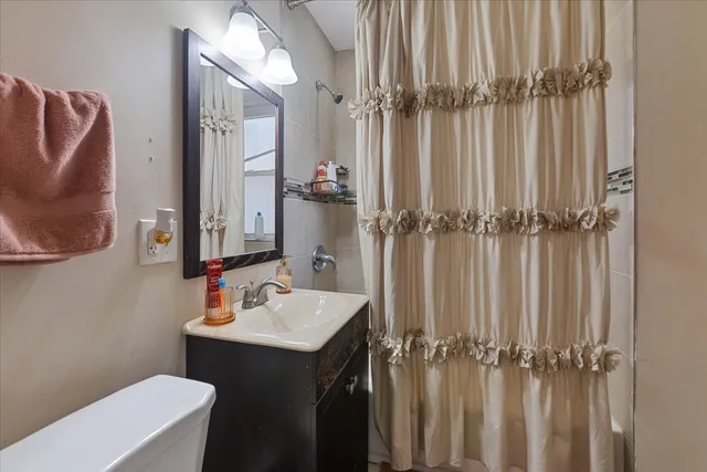 $249,900 | 8225 South Manistee Avenue, Chicago, IL 60617