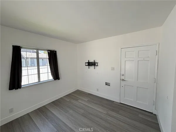 $2,300 | 769 Loma Avenue, Long Beach, CA 90804