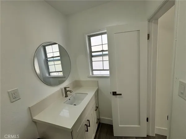 $2,300 | 769 Loma Avenue, Long Beach, CA 90804