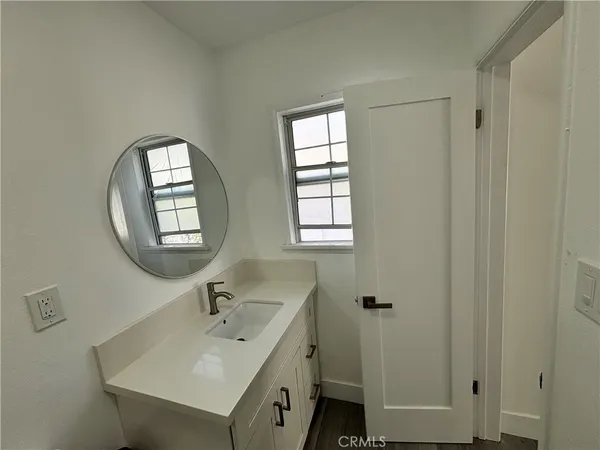 $2,300 | 769 Loma Avenue, Long Beach, CA 90804