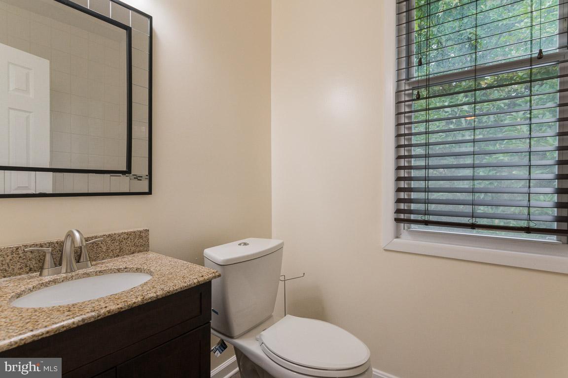 4518 Wakefield Road Baltimore, MD 21216 - Photo 15 of 20 MASTER BATH