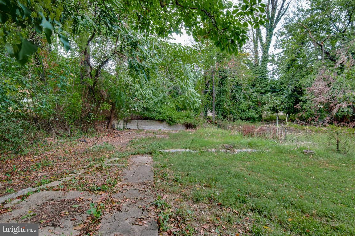4518 Wakefield Road Baltimore, MD 21216 - Photo 20 of 20 MASSIVE BACK YARD