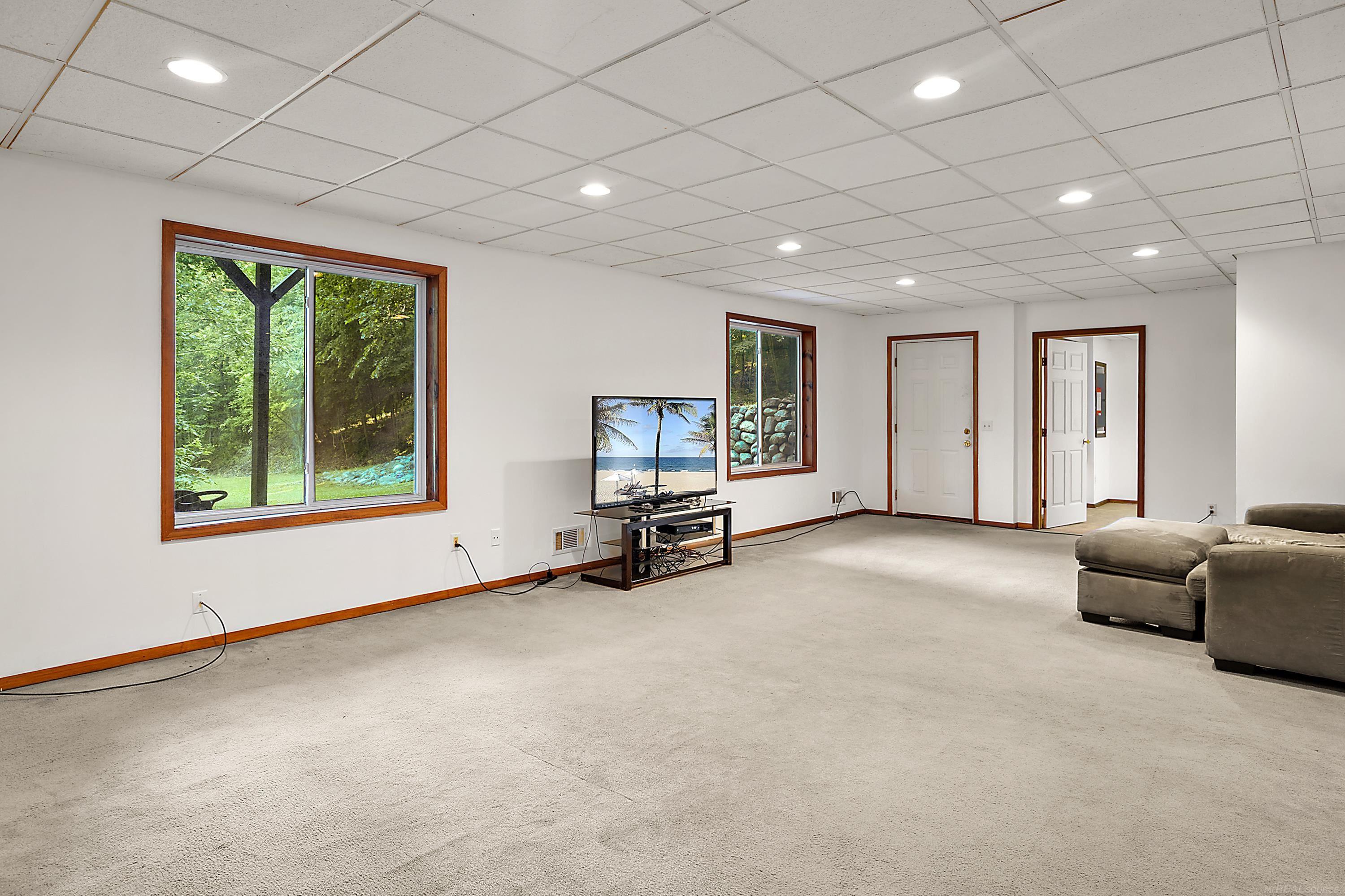 11535 Longden Pinckney, MI 48169 - Photo 42 of 75 50214482-d2027577-1d76-4295-9c29-5eca5987d764.JPG