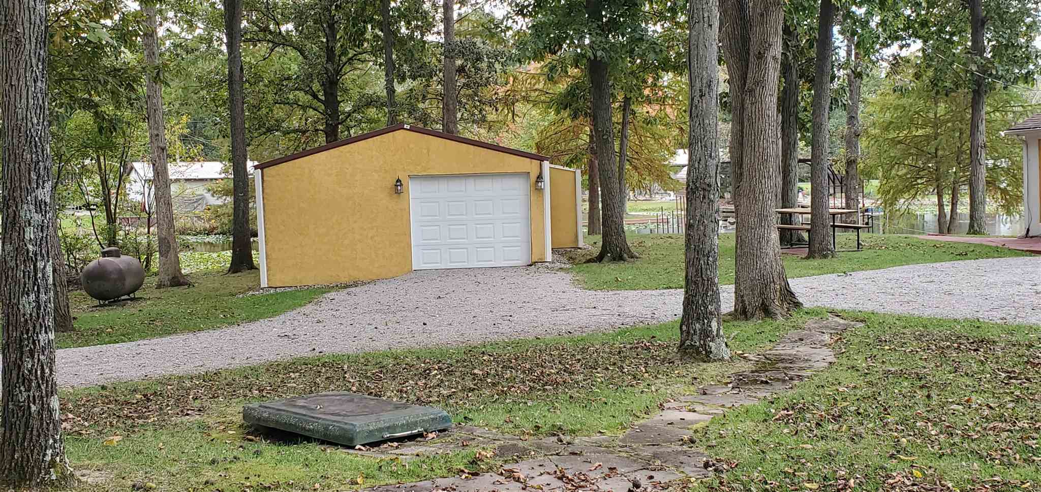 8246 Presidential Road Du Quoin, IL 62832 - Photo 2 of 28