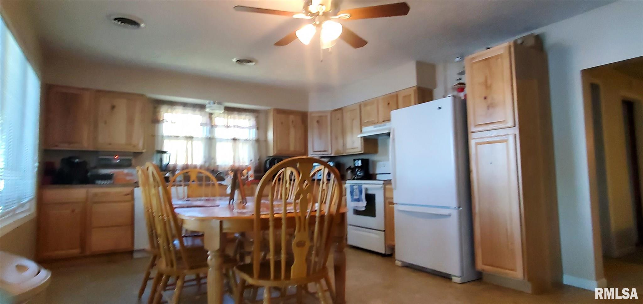 8246 Presidential Road Du Quoin, IL 62832 - Photo 18 of 28