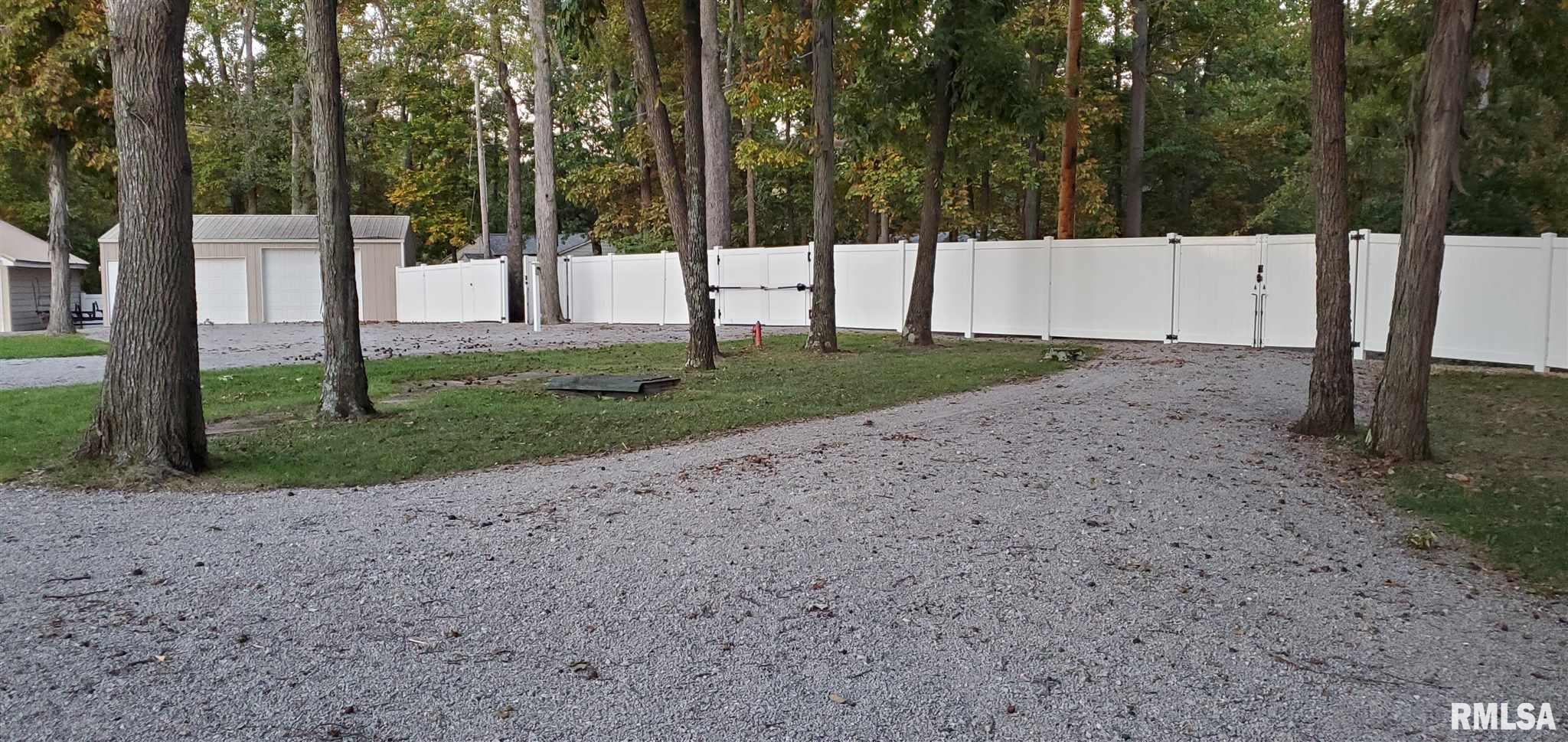 8246 Presidential Road Du Quoin, IL 62832 - Photo 25 of 28