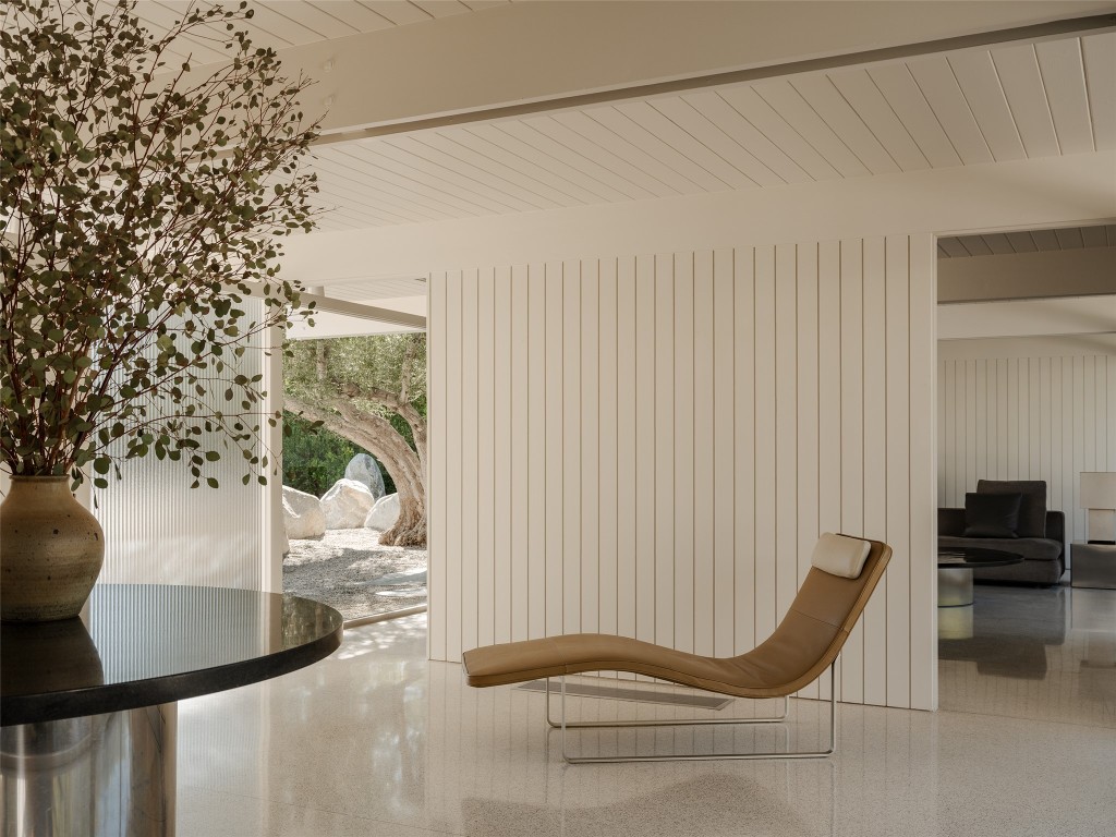 1272 East Verbena Drive Palm Springs, CA 92262 - Photo 19 of 40 a view of a room with a table and chair