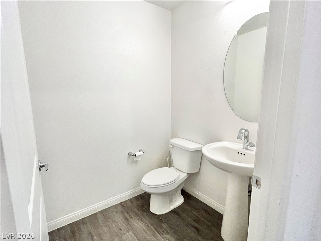 12186 Azure Gate Road, Unit 1 Las Vegas, NV 89183 - Photo 8 of 32 Powder room