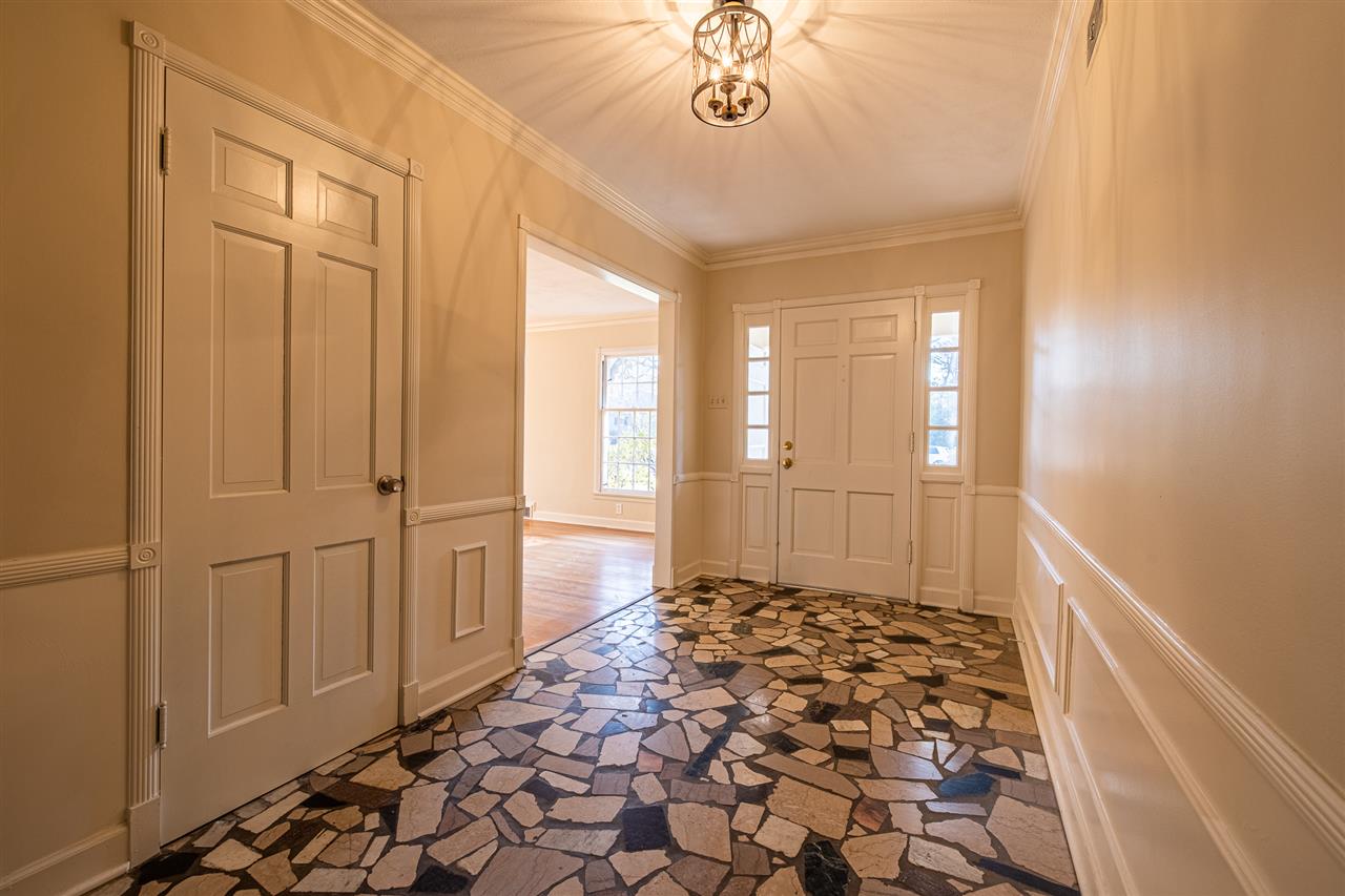 5530 South Angela Road Memphis, TN 38120 - Photo 4 of 23