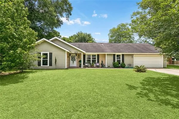 $379,000 | 517 Barbara Place, Mandeville, LA 70448