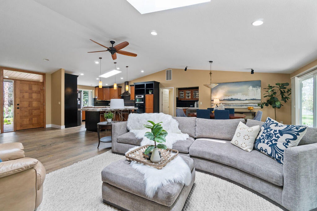 20476 Mainline Road Bend, OR 97702 - Photo 15 of 50 DSC01108